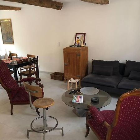 Chez Voltaire Maison Typique Et Son Patio Au Coeur De Тюир Екстериор снимка