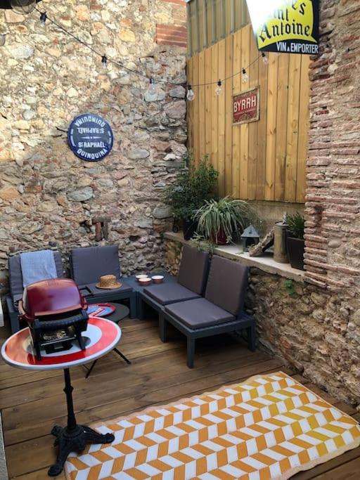 Chez Voltaire Maison Typique Et Son Patio Au Coeur De Тюир Екстериор снимка